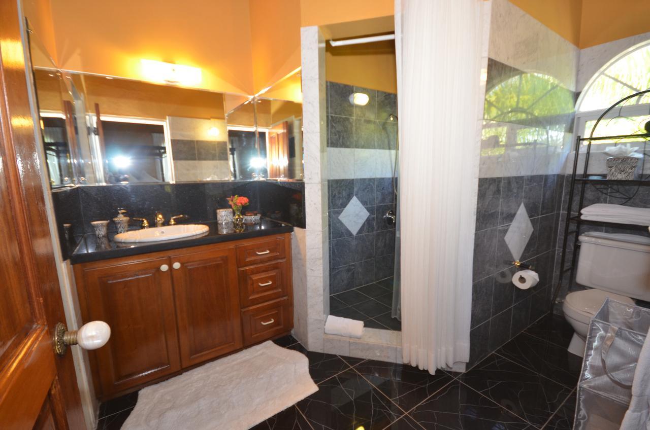 Summerhill Four Bedroom Villa Montego Bay Zewnętrze zdjęcie